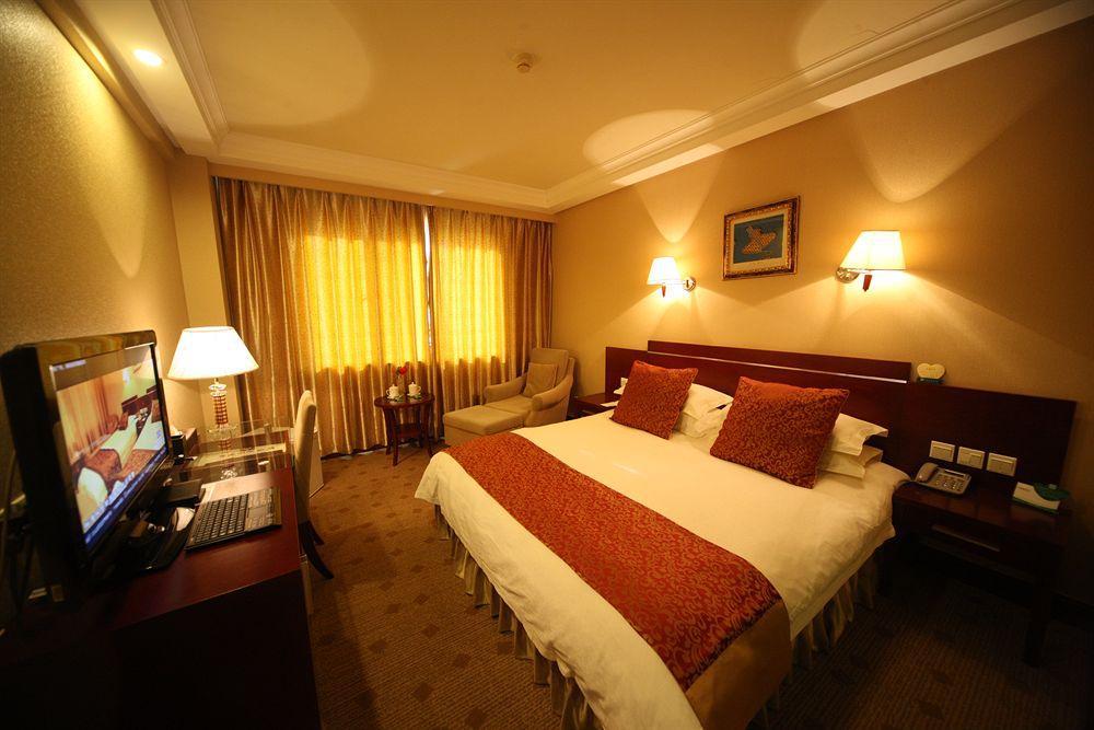 Overseas Chinese International Hotel Qingdao Eksteriør billede