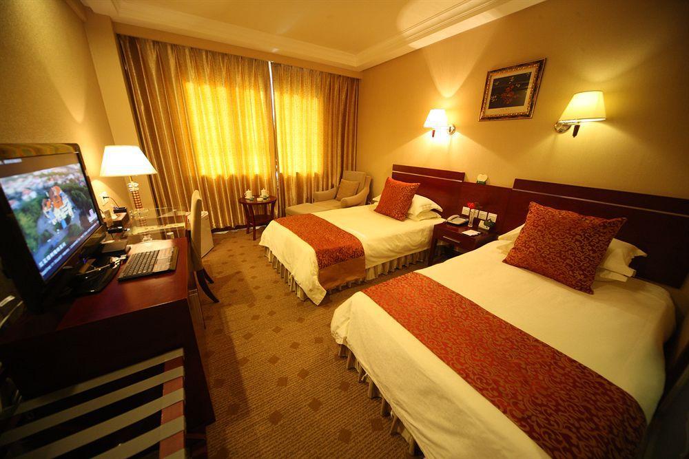 Overseas Chinese International Hotel Qingdao Eksteriør billede