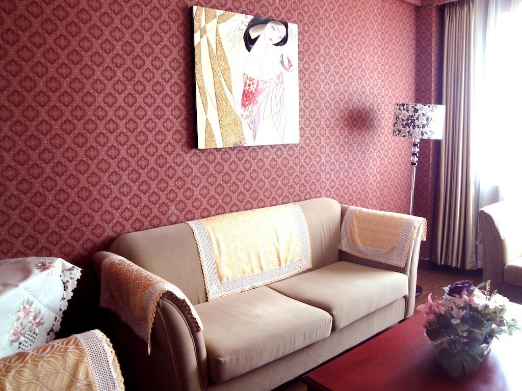 Overseas Chinese International Hotel Qingdao Eksteriør billede