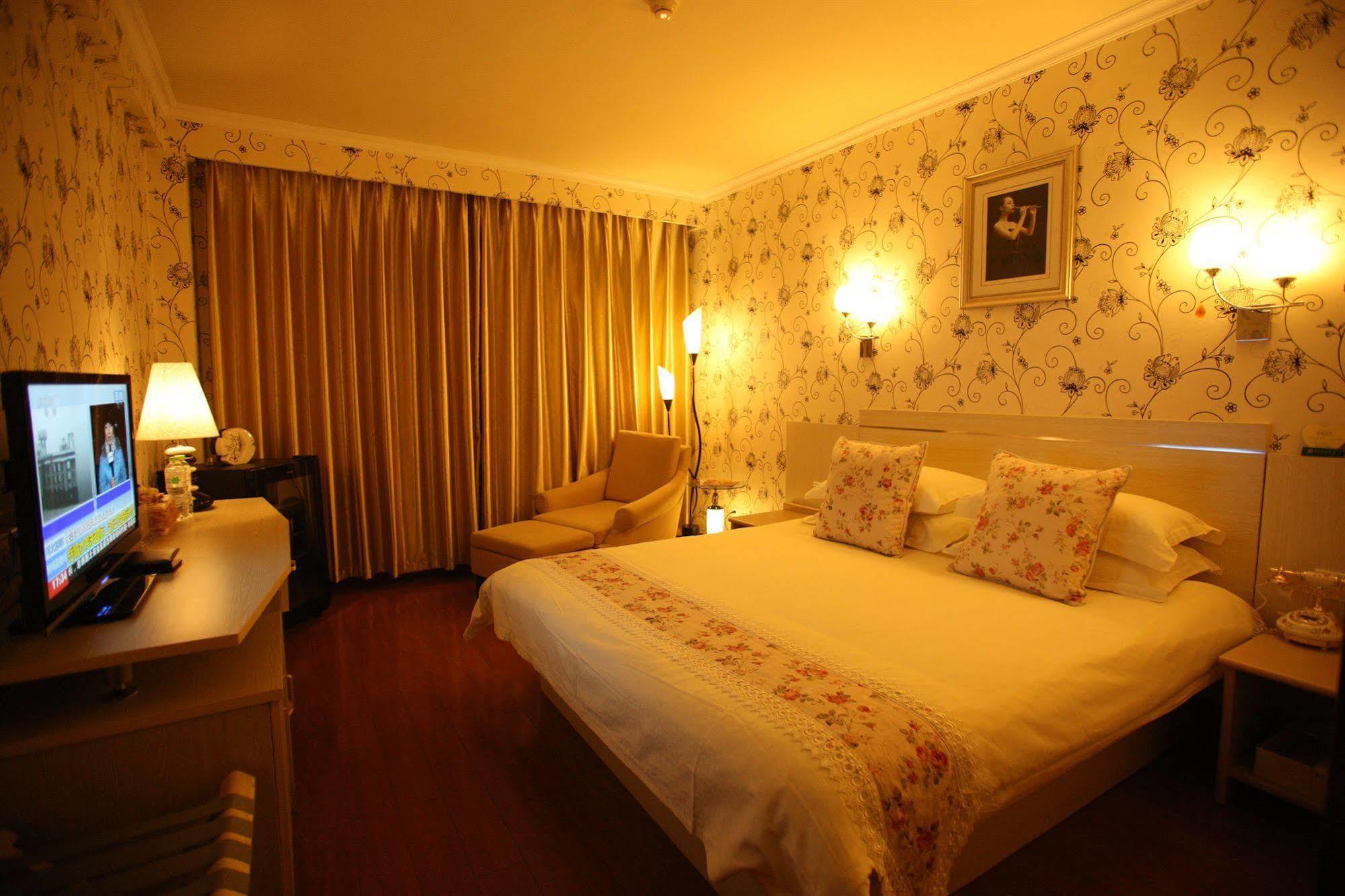 Overseas Chinese International Hotel Qingdao Eksteriør billede