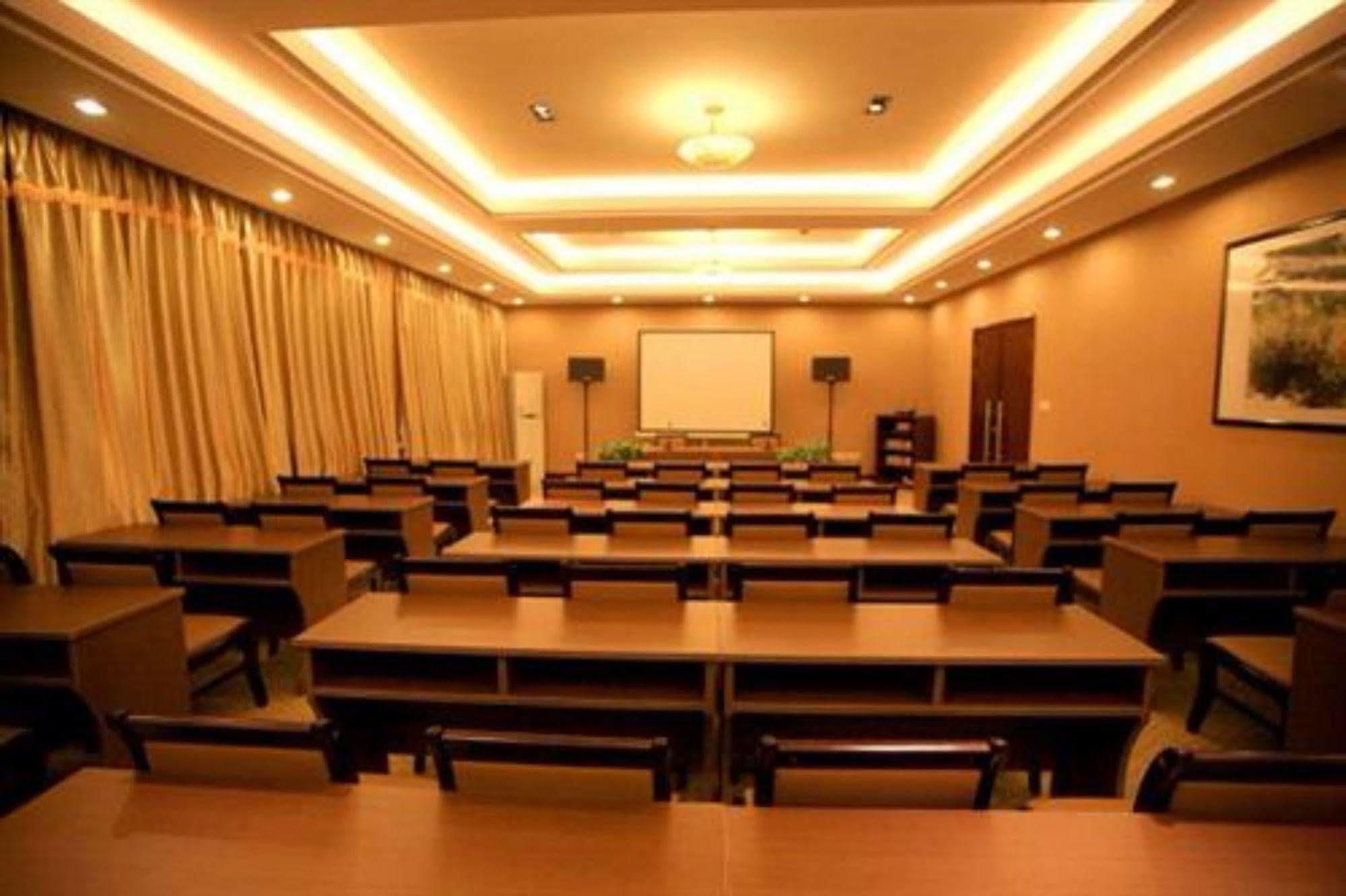 Overseas Chinese International Hotel Qingdao Eksteriør billede