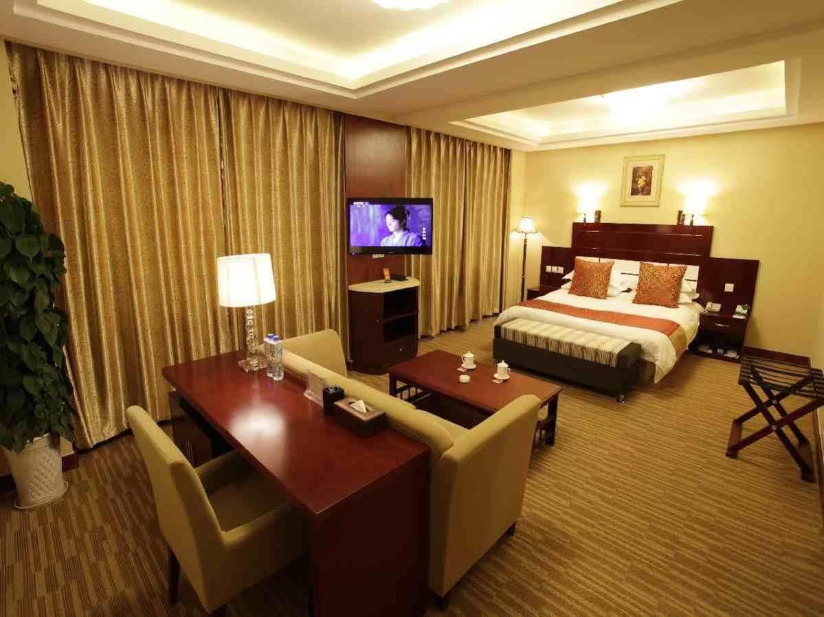 Overseas Chinese International Hotel Qingdao Eksteriør billede